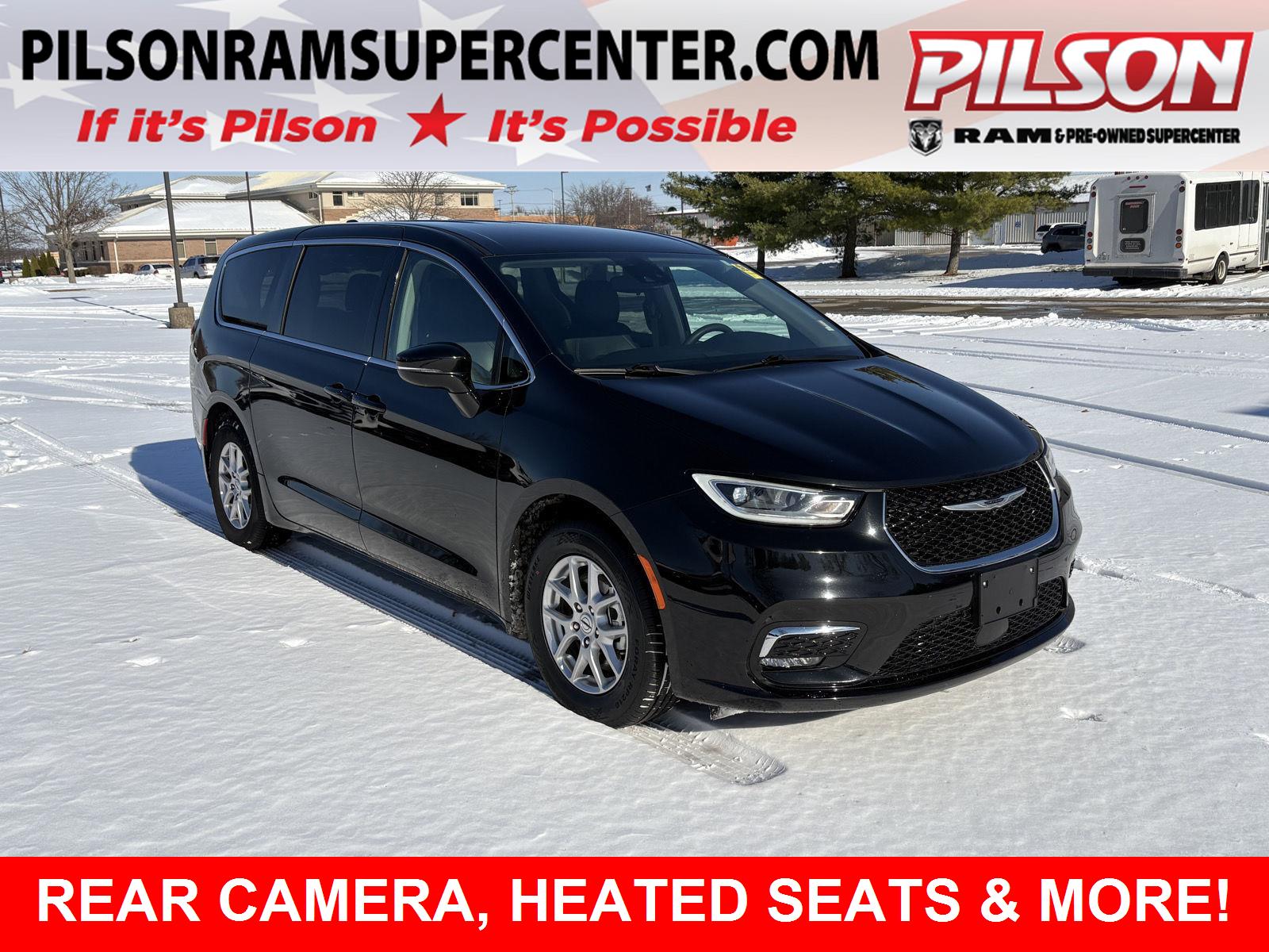 2024 Chrysler Pacifica Touring L's photo