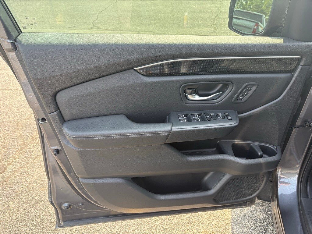 2023 Honda Pilot Elite photo 3
