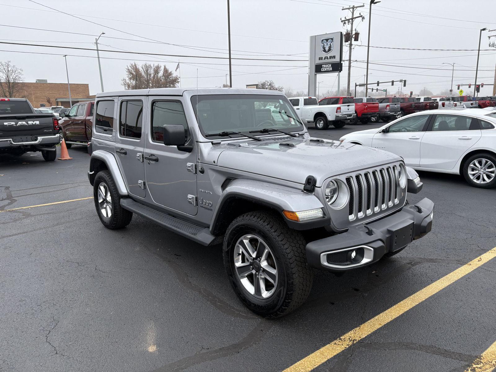 2021 Jeep Wrangler Unlimited Sahara photo 2