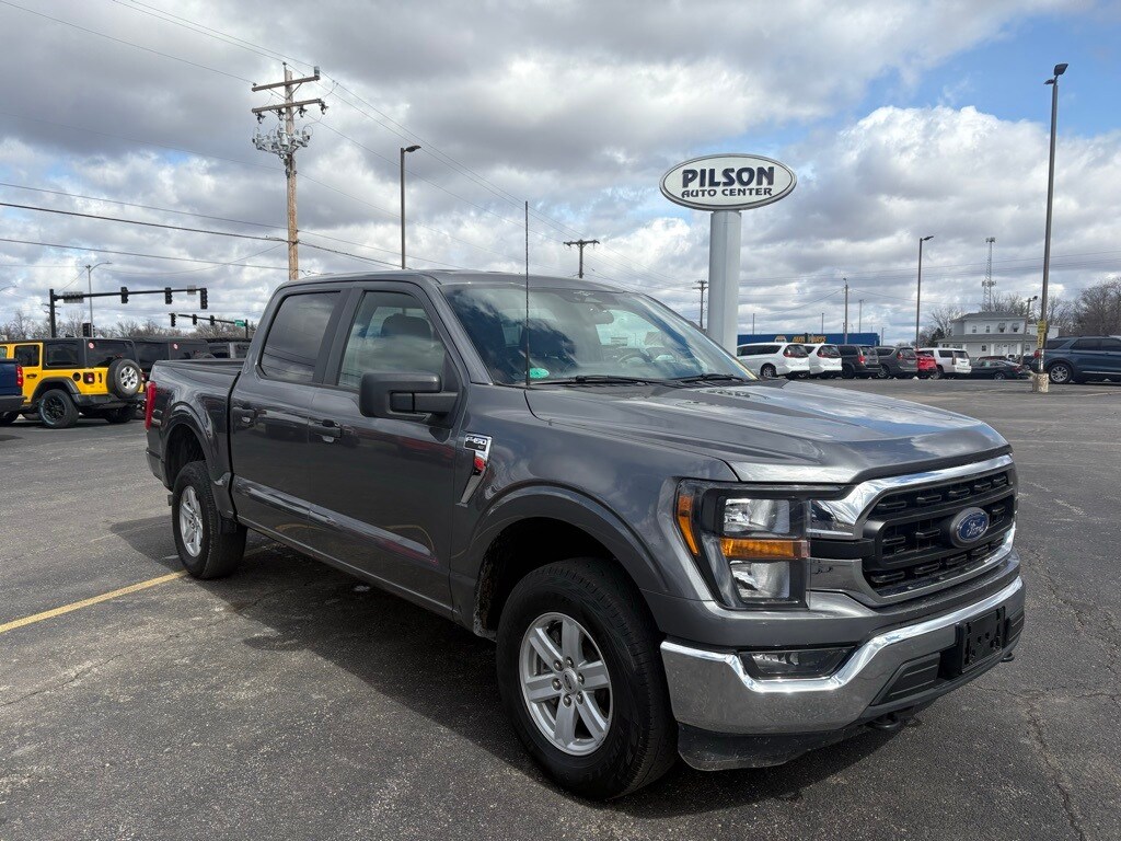 2023 Ford F-150 XLT photo 2