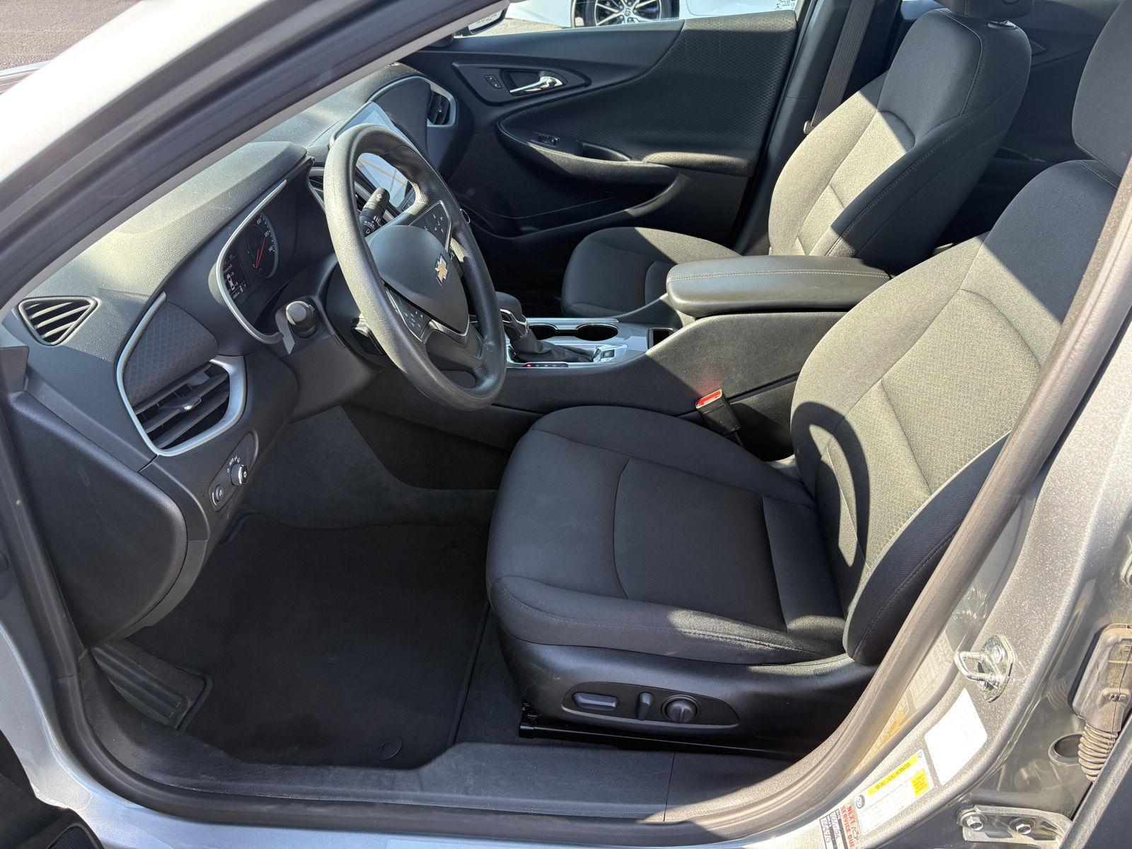 2024 Chevrolet Malibu 1LT photo 3