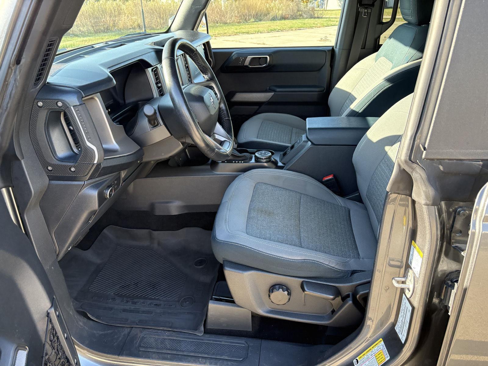 2022 Ford Bronco Outer Banks photo 3