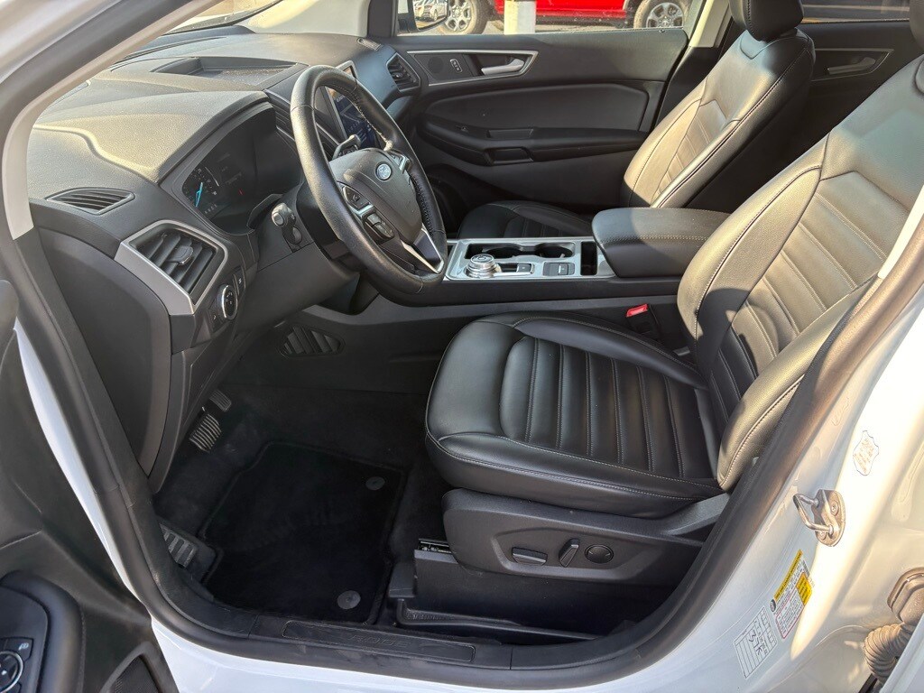 2023 Ford Edge SEL photo 4