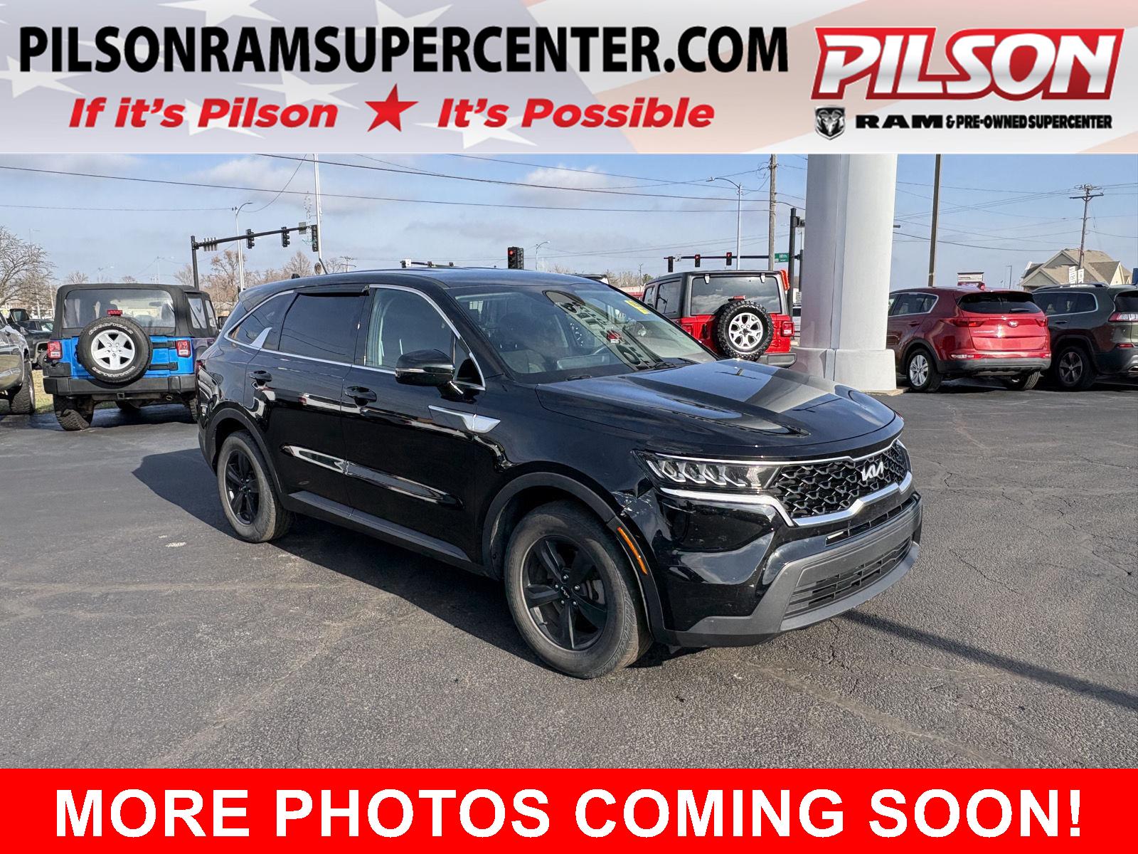 2022 Kia Sorento LX's photo