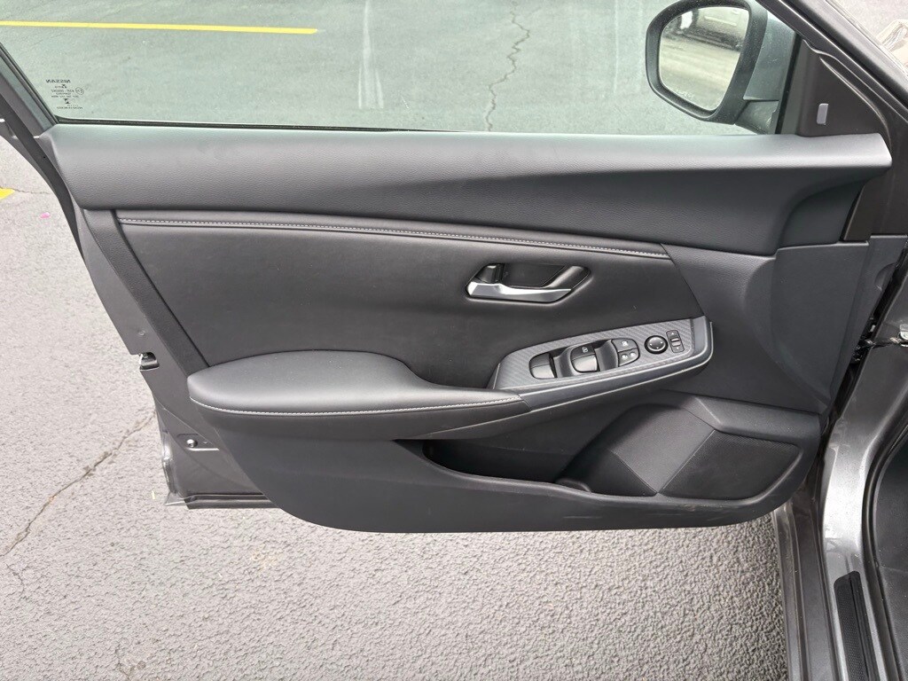 2024 Nissan Sentra SV photo 3