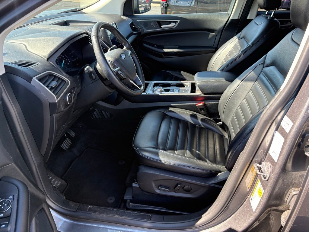 2024 Ford Edge SEL photo 3
