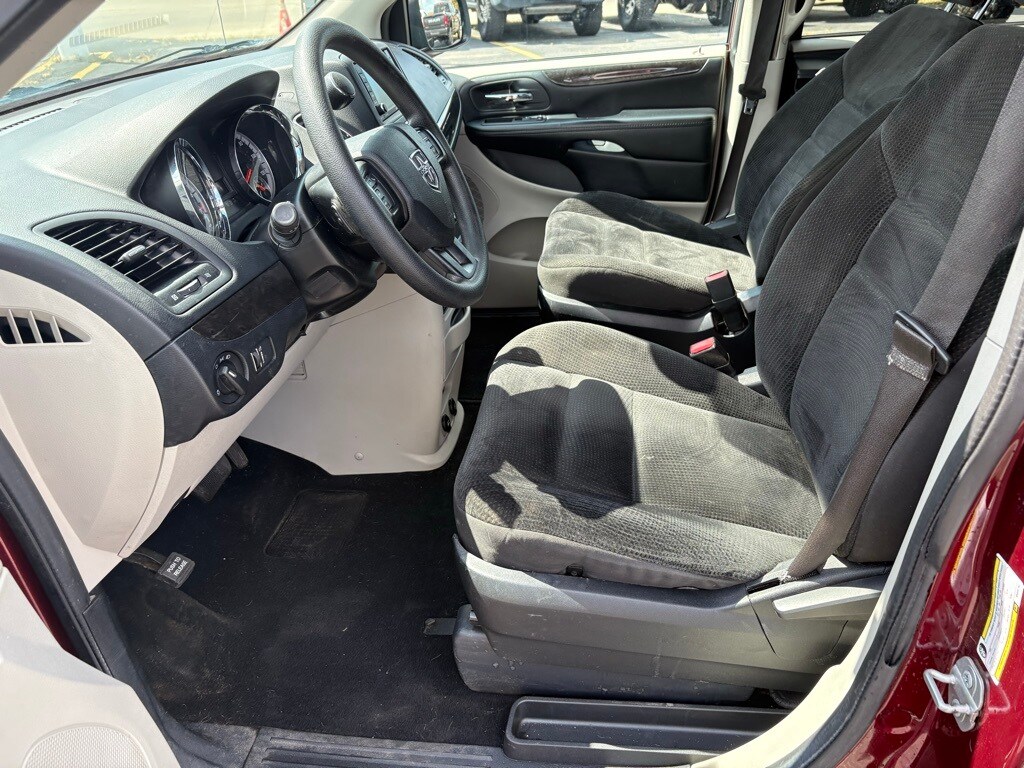 2019 Dodge Grand Caravan SE photo 2