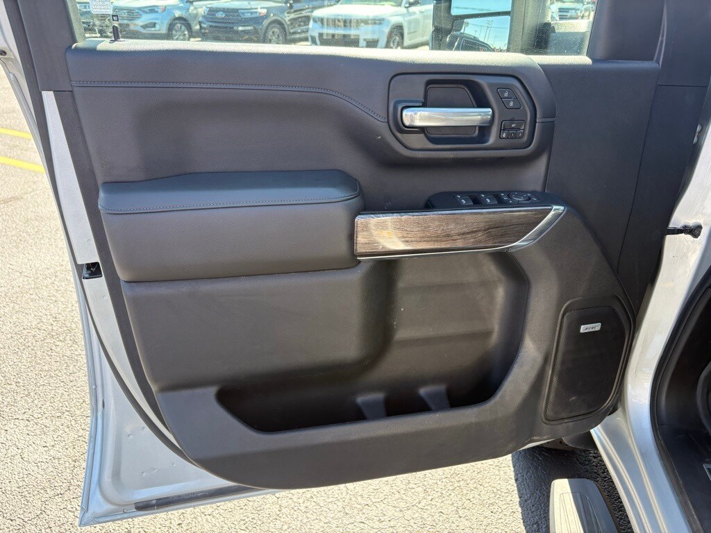 2020 Chevrolet Silverado 2500HD LTZ photo 3