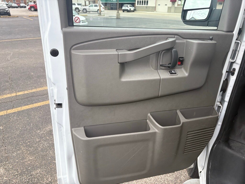 2023 Chevrolet Express 2500 Work Van photo 4