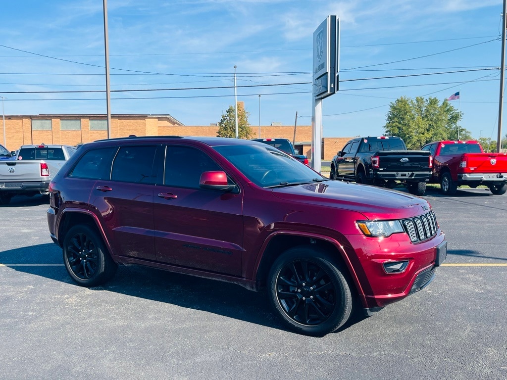 Certified 2019 Jeep Grand Cherokee Altitude with VIN 1C4RJFAG1KC590231 for sale in Charleston, IL