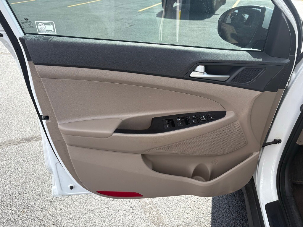 2021 Hyundai Tucson SE photo 3