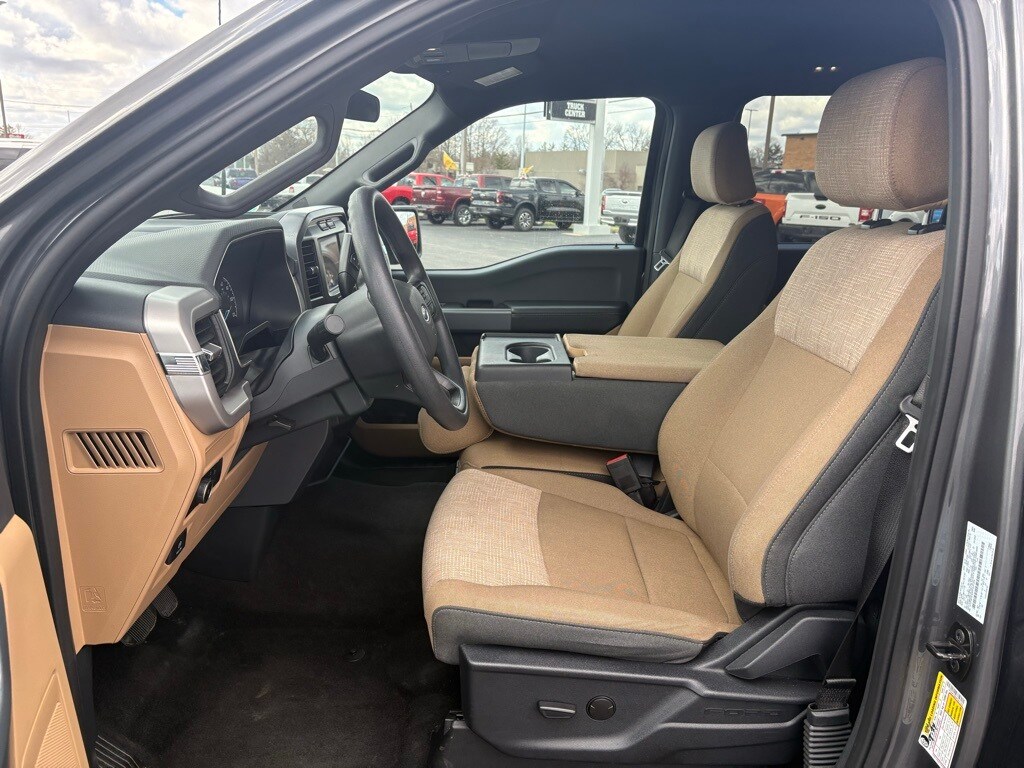2023 Ford F-150 XLT photo 3