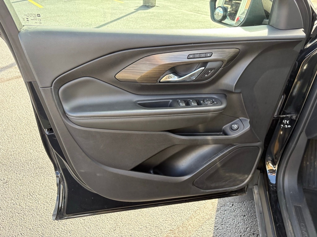 Used 2024 GMC Terrain SLT SUV