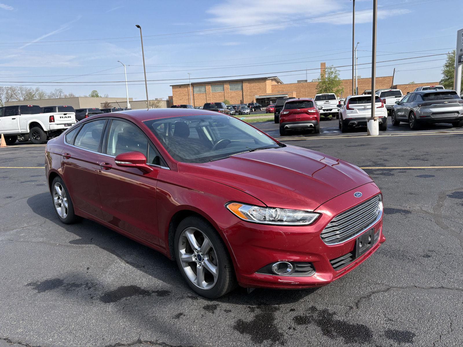 Used 2015 Ford Fusion SE with VIN 3FA6P0H9XFR283983 for sale in Charleston, IL