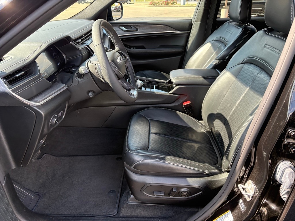 Used 2023 Jeep Grand Cherokee L Overland SUV