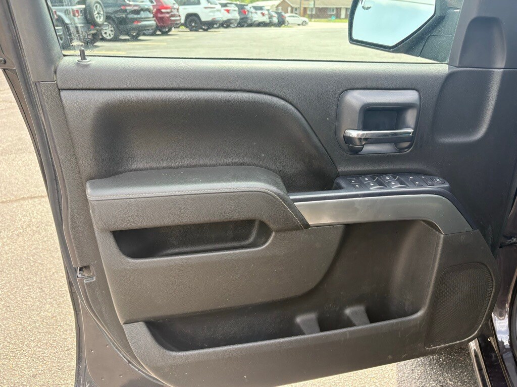 2015 Chevrolet Silverado 1500 LT photo 3