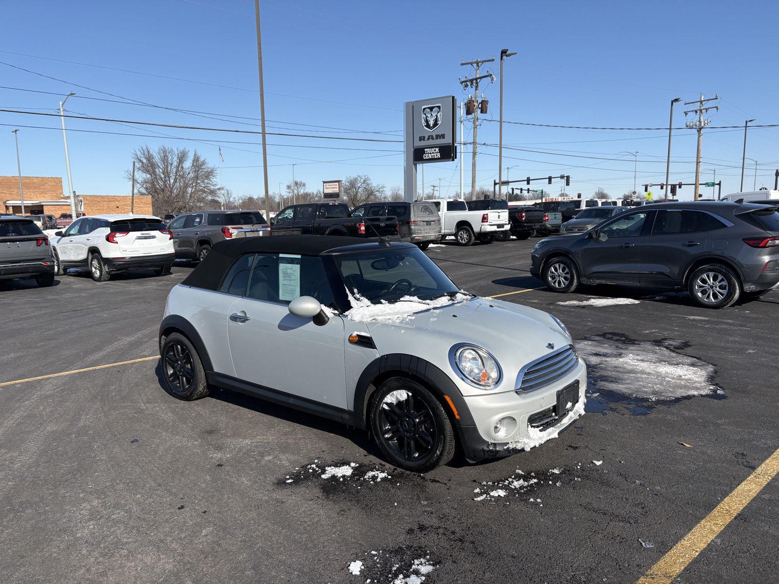 Used 2015 MINI Cooper Base with VIN WMWZN3C50FT863080 for sale in Charleston, IL