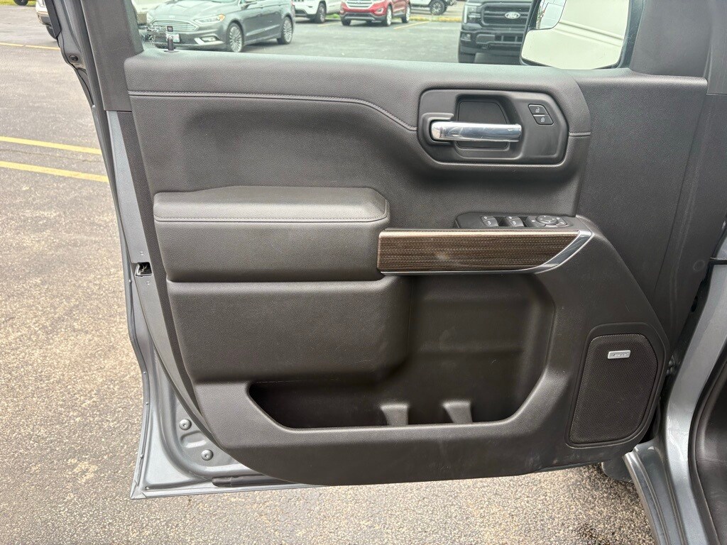 2022 Chevrolet Silverado 1500 RST photo 3