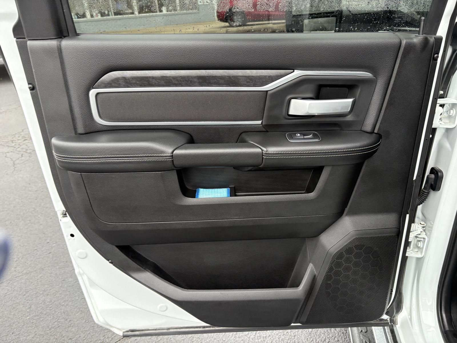 2024 Ram 3500 Big Horn photo 3