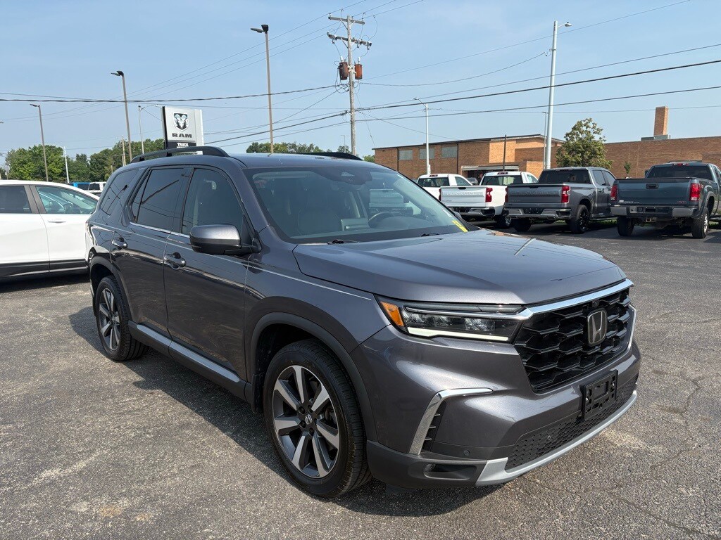 2023 Honda Pilot Elite photo 2