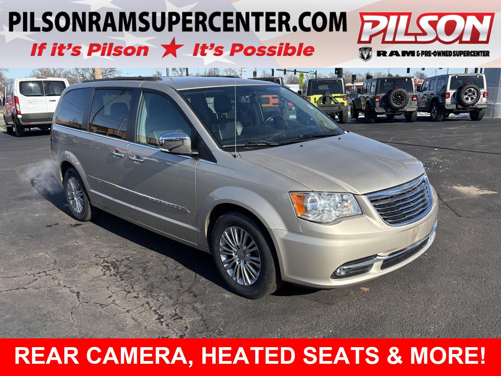 2015 Chrysler Town & Country Touring-L's photo