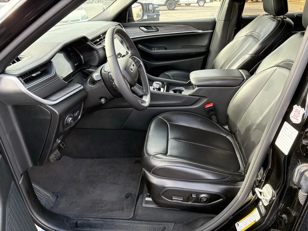 2024 Jeep Grand Cherokee Limited photo 3