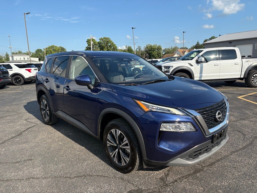 2023 Nissan Rogue SV photo 2