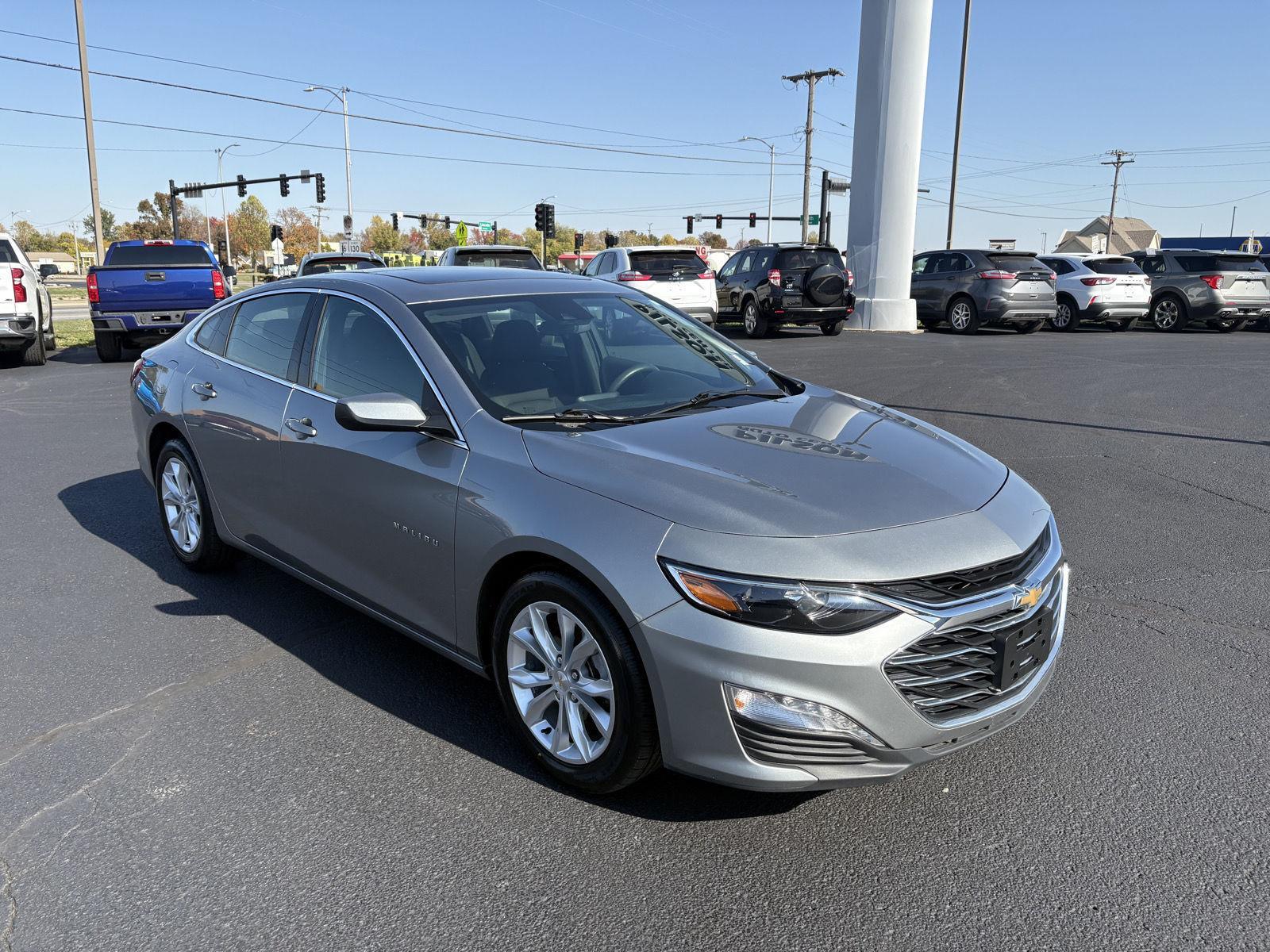 2024 Chevrolet Malibu 1LT photo 2