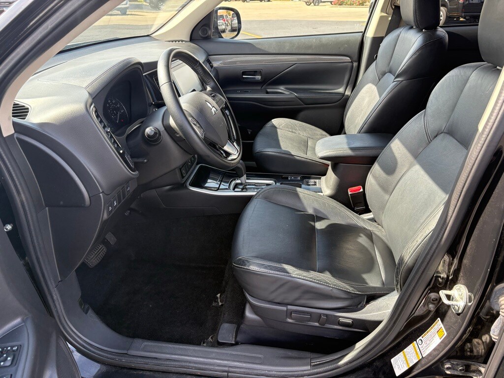 2020 Mitsubishi Outlander photo 4