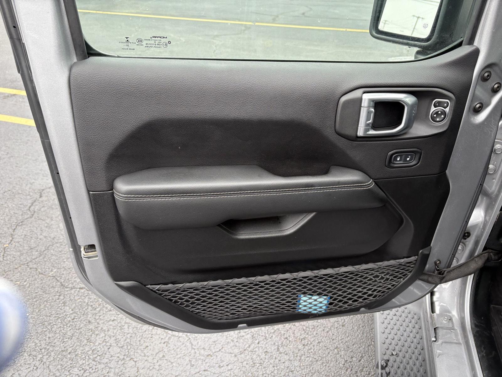 2021 Jeep Wrangler Unlimited Sahara photo 3