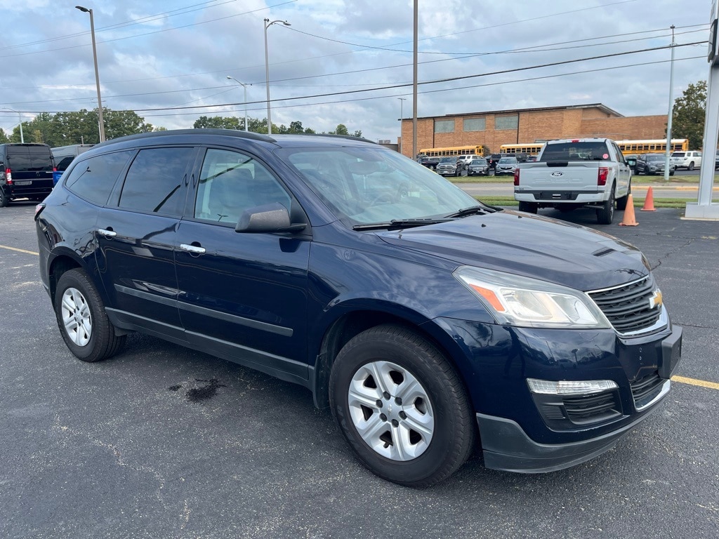 Used 2017 Chevrolet Traverse LS with VIN 1GNKRFEDXHJ139143 for sale in Charleston, IL