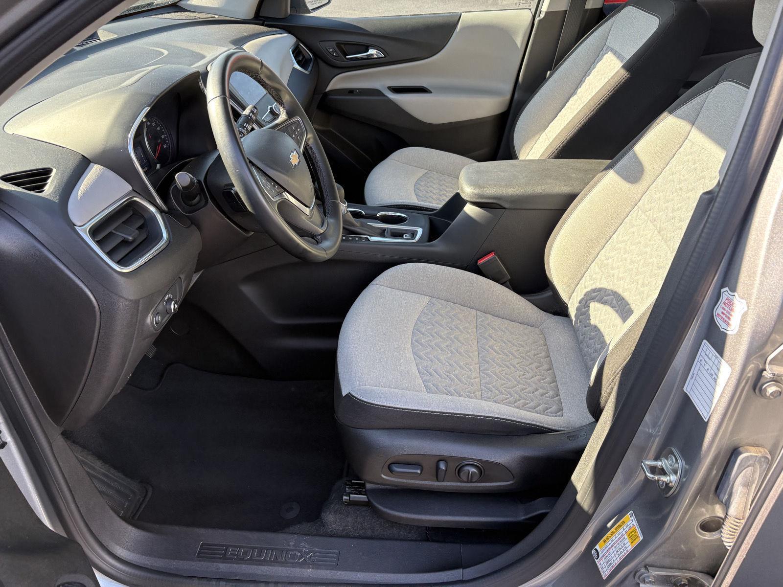 2024 Chevrolet Equinox LT photo 3