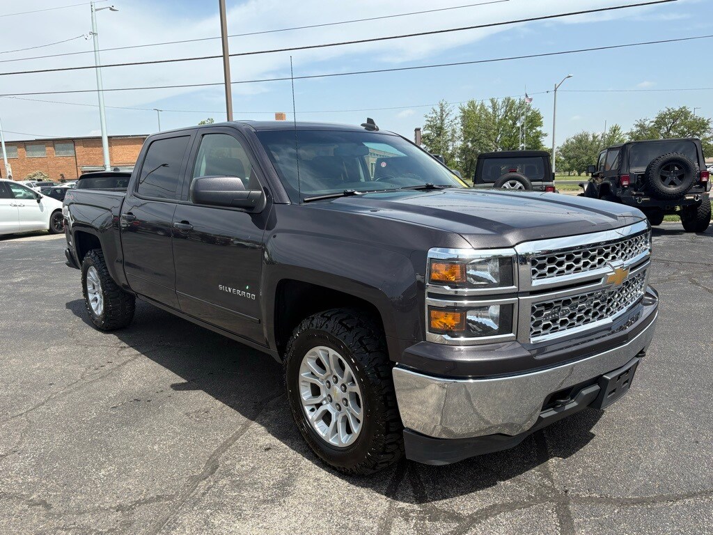 2015 Chevrolet Silverado 1500 LT photo 2