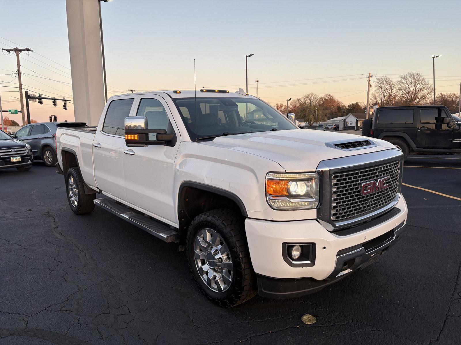 2017 Gmc Sierra Denali photo 2