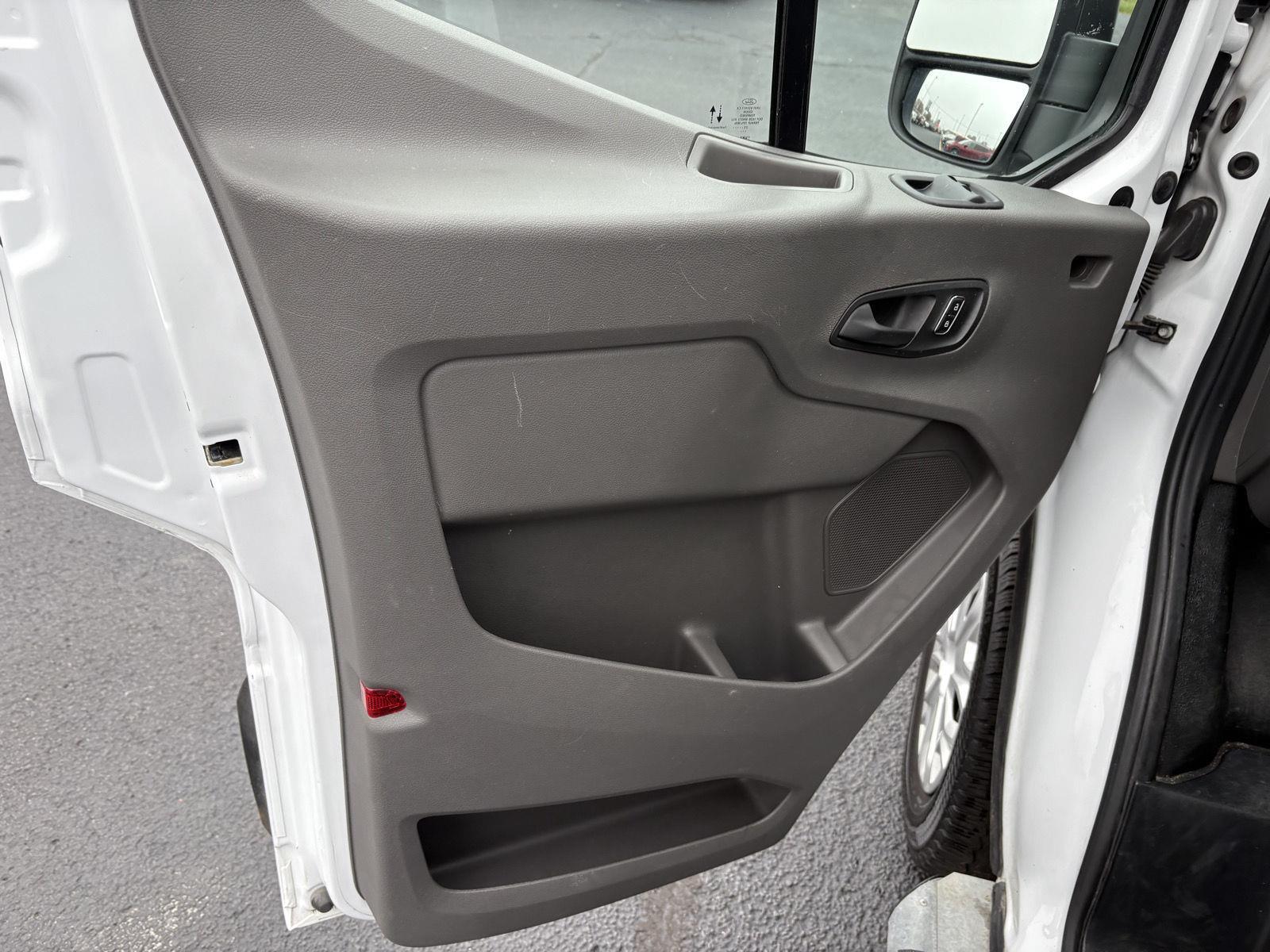 2023 Ford Transit Cargo Van photo 3