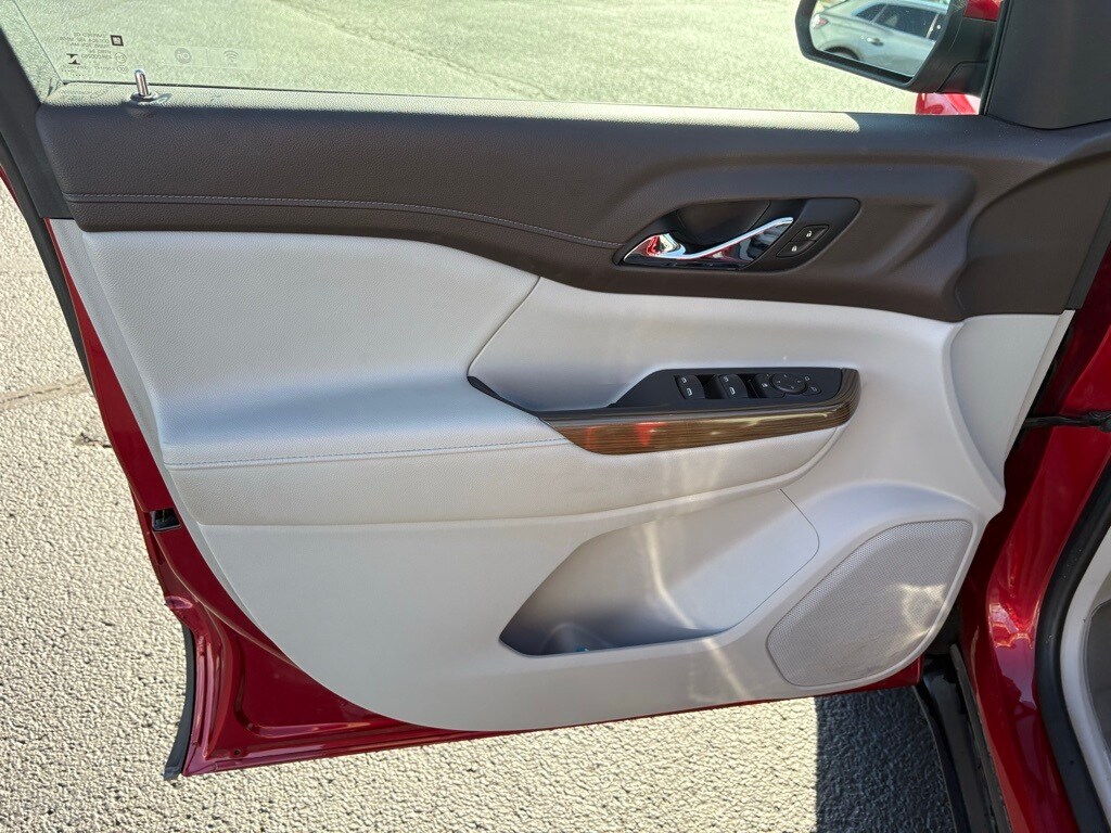 2021 Gmc Acadia SLE photo 2