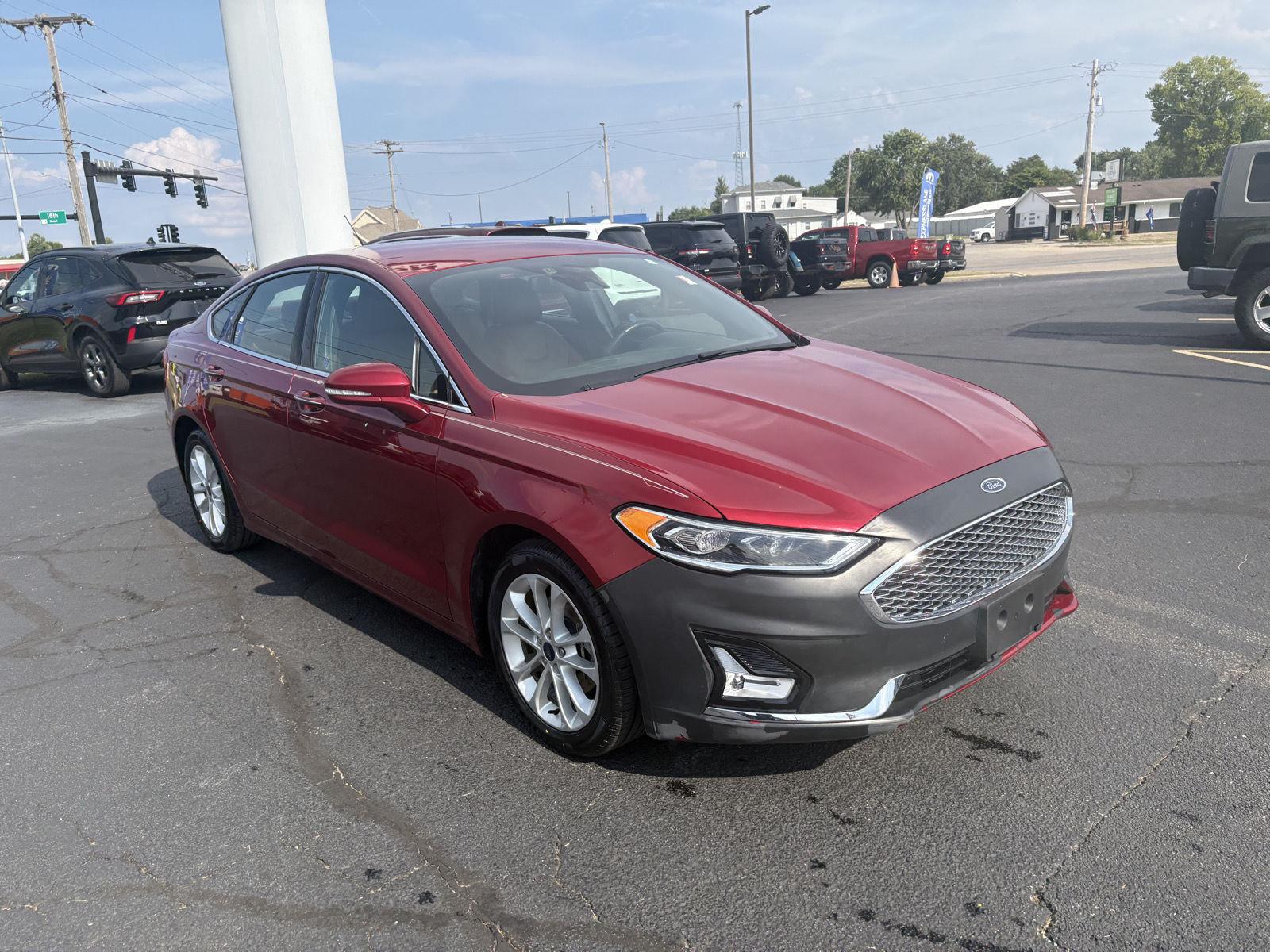 Used 2019 Ford Fusion Energi Titanium with VIN 3FA6P0SU8KR154941 for sale in Charleston, IL