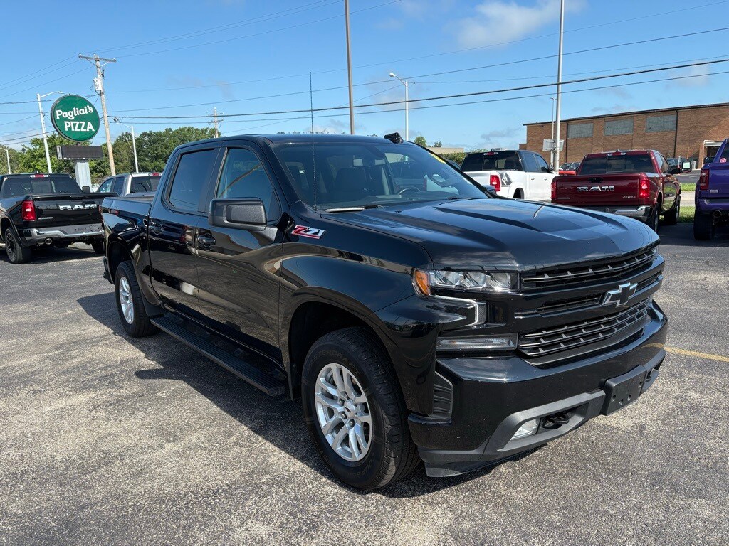 2021 Chevrolet Silverado 1500 RST photo 2
