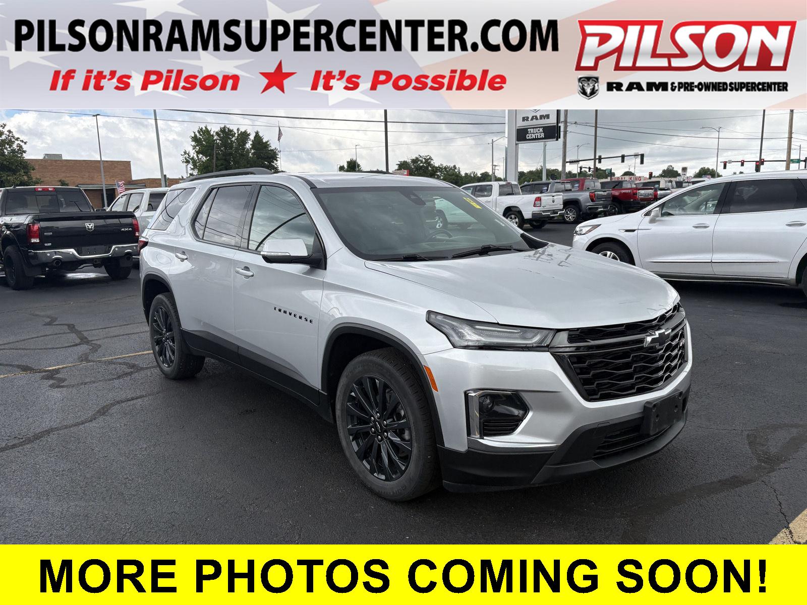 2022 Chevrolet Traverse FWD RS's photo