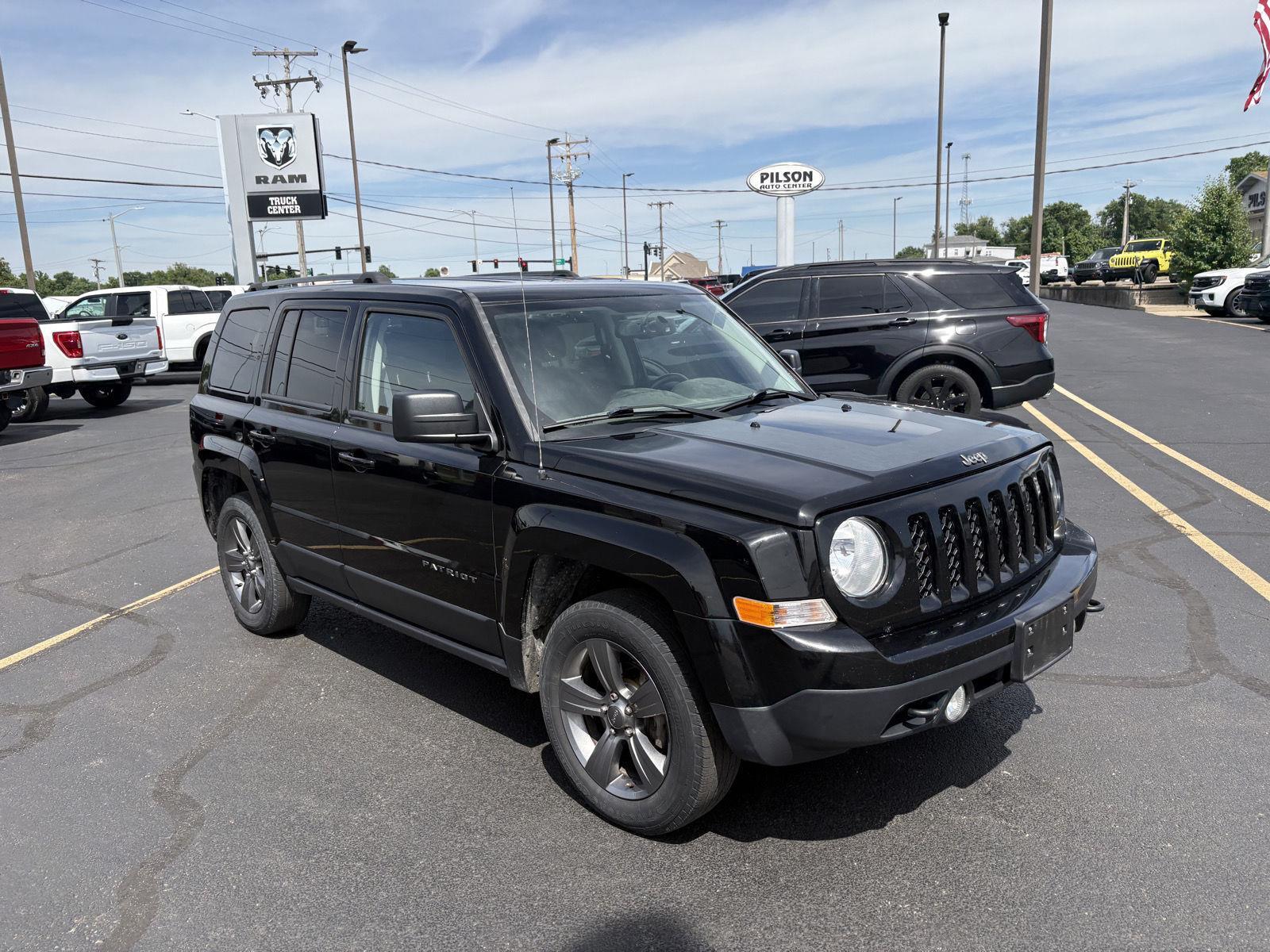 Used 2017 Jeep Patriot Sport SE with VIN 1C4NJRBB7HD111686 for sale in Charleston, IL