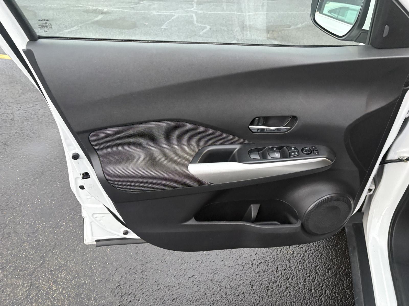 2020 Nissan Kicks SV photo 3