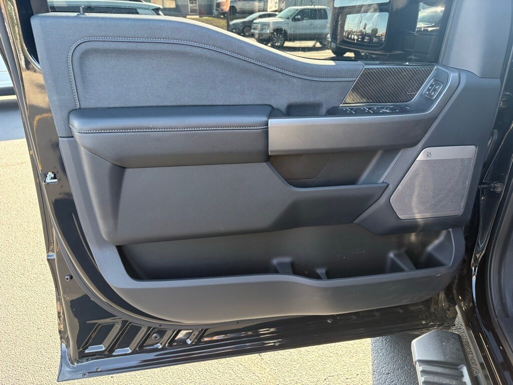 2024 Ford F-250 Lariat photo 3