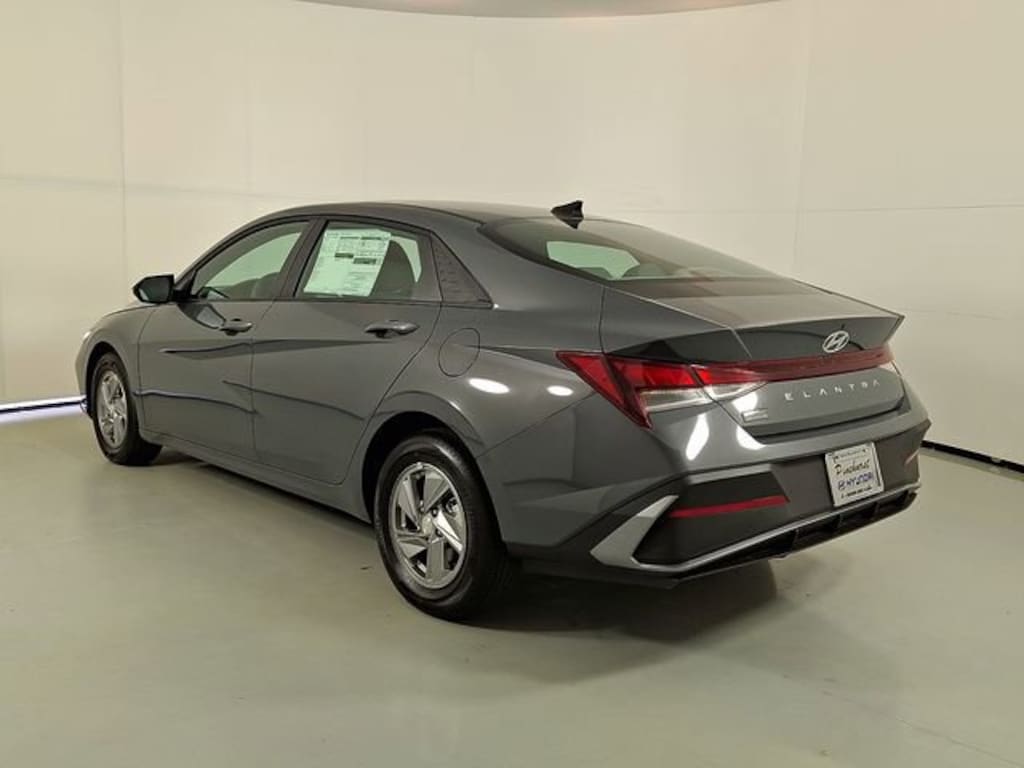 New 2026 Hyundai Elantra SE Sedan