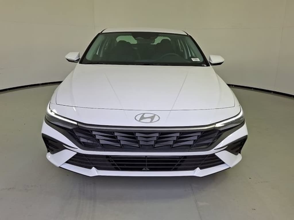 New 2026 Hyundai Elantra SE Sedan
