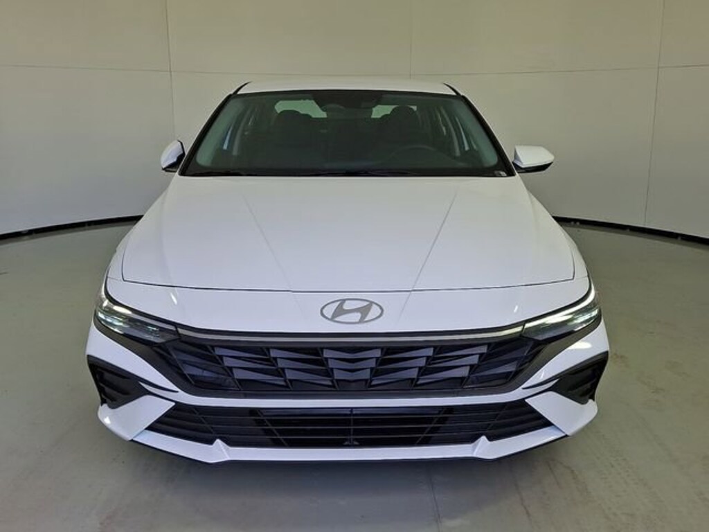 New 2026 Hyundai Elantra SE Sedan