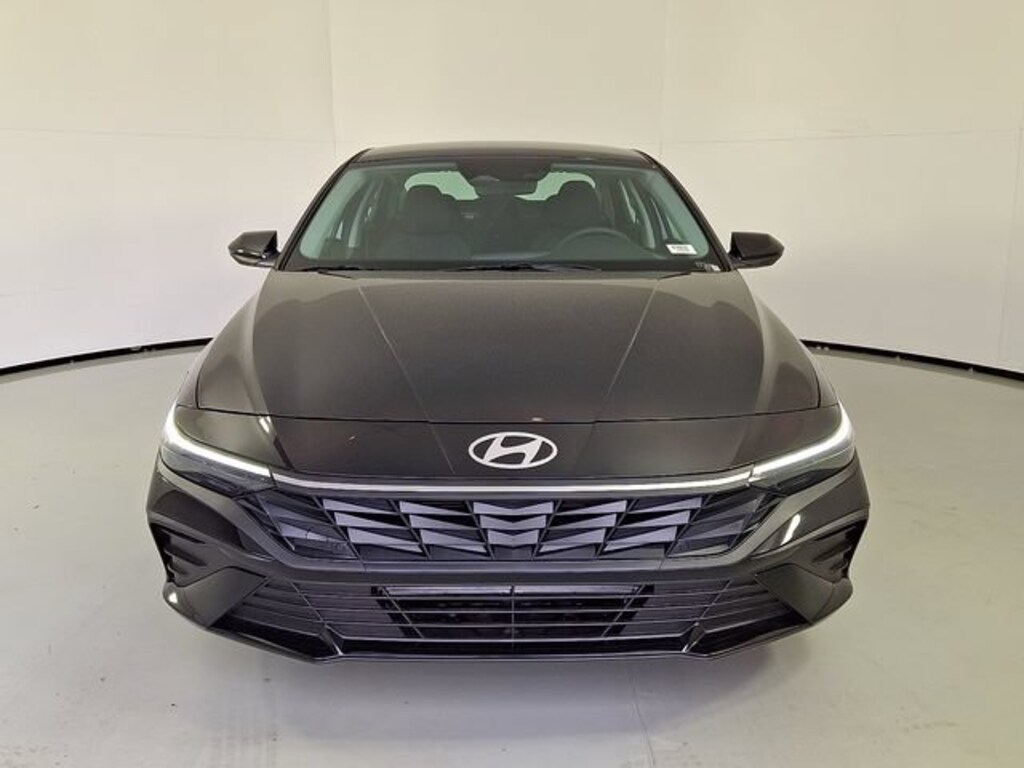 New 2026 Hyundai Elantra SE Sedan