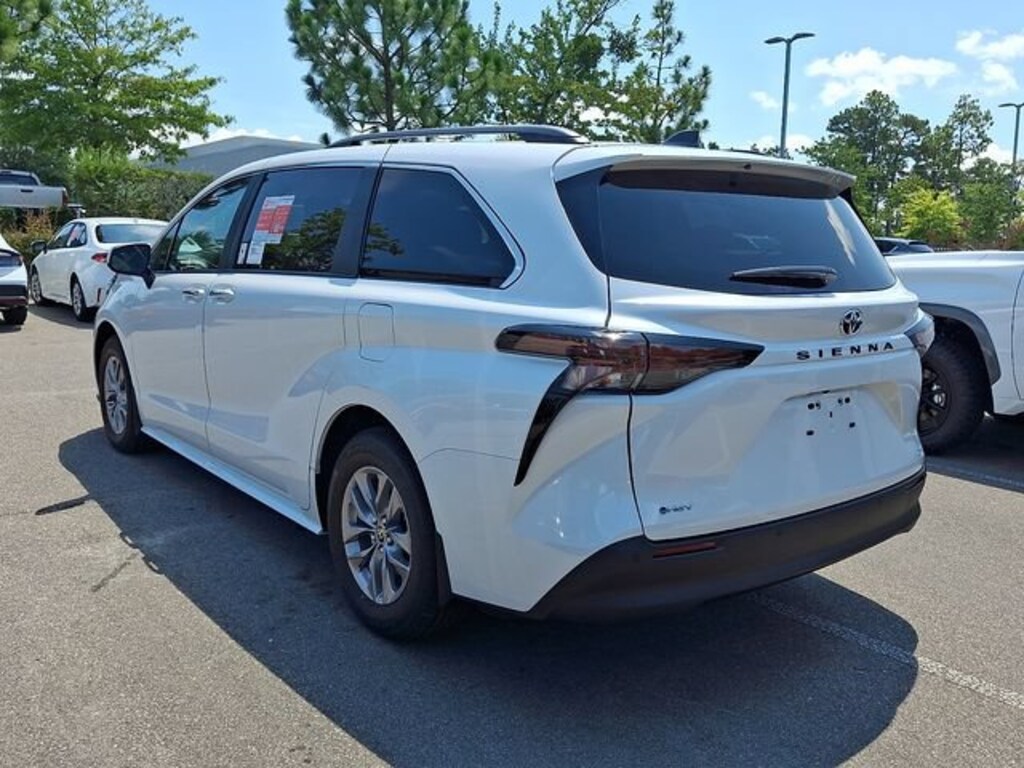 New 2026 Toyota Sienna XLE Van Passenger Van