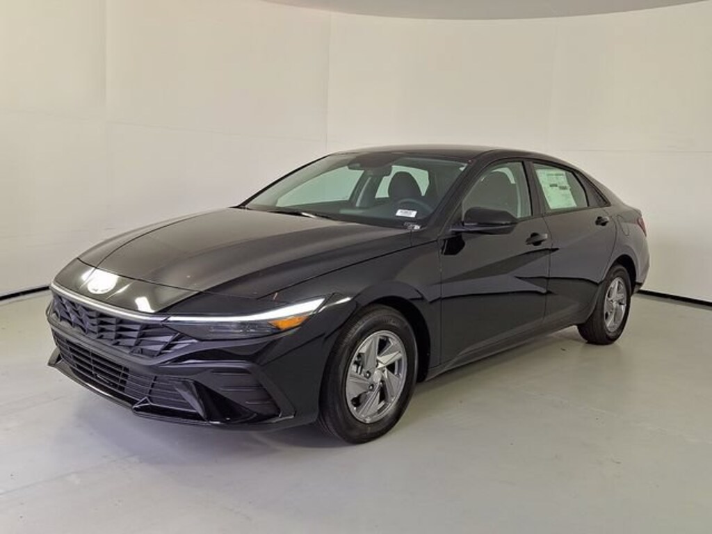 New 2026 Hyundai Elantra SE Sedan