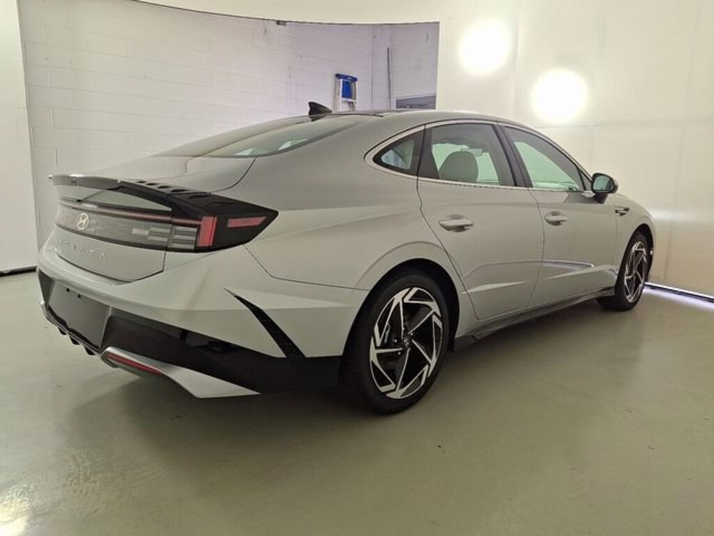 New 2025 Hyundai Sonata SEL Convenience Sedan