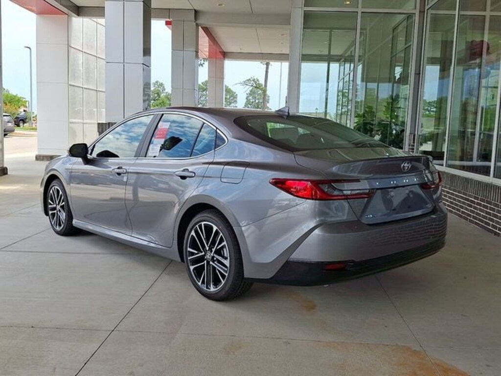New 2026 Toyota Camry SE Sedan
